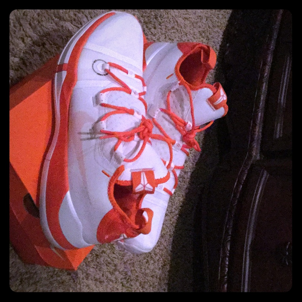 NIKE KOBE BRYANT